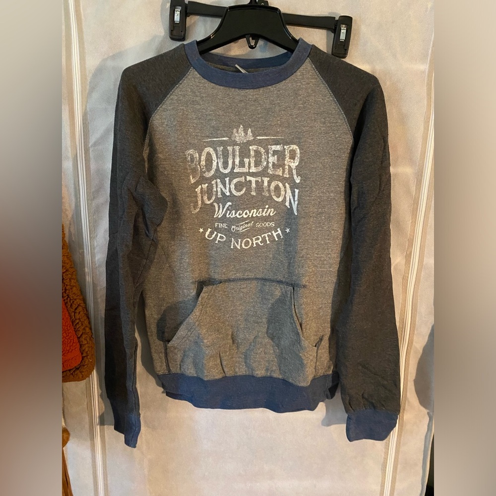 Women’s graphic crew neck sweater